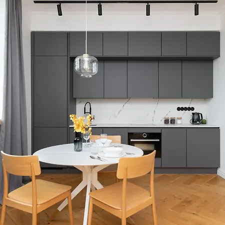 Hilltop - Grand Gonsiori *